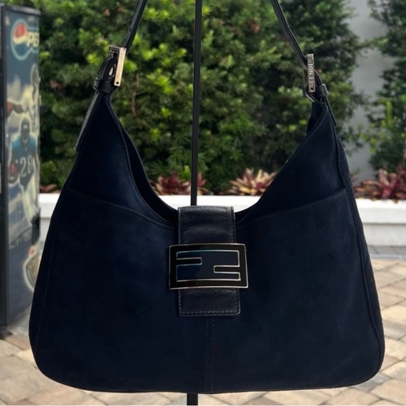FENDI Vintage Baguette Navy Blue Suede Leather - Picture 3 of 10